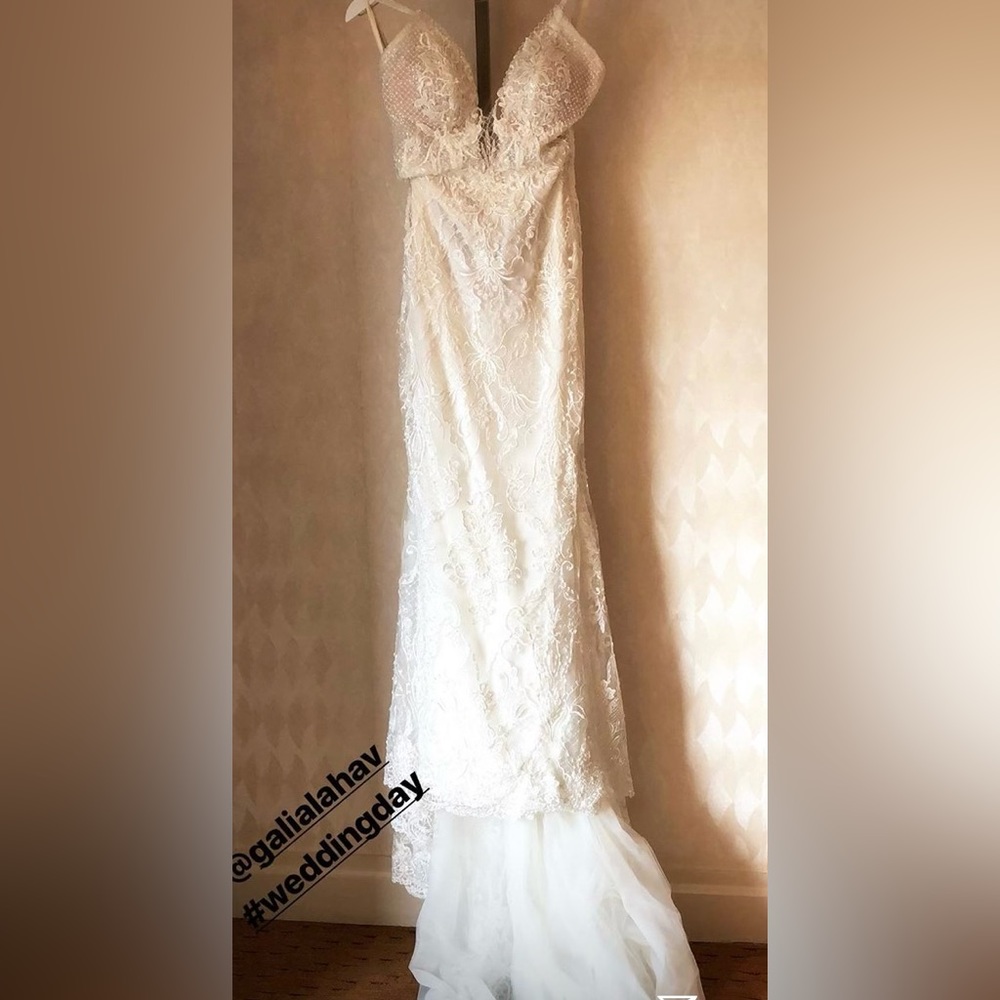 Wedding Dress - Picture 4 of 8